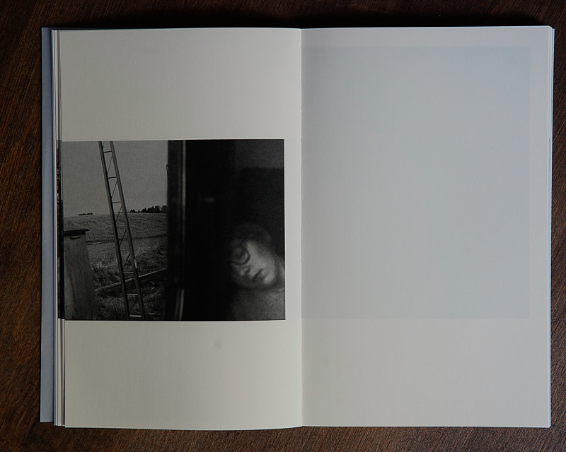 Reprodution Nein, wir stehen! Der Bahnhof fährt.